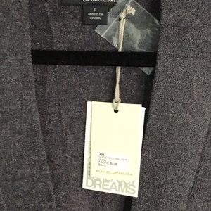 Beautiful long fitted robe! Size L  length is 3/4 to the floor!